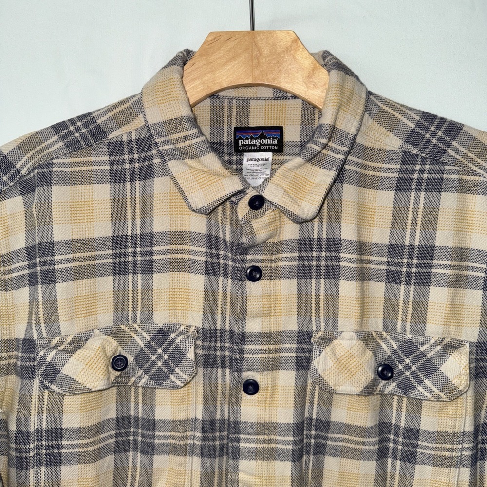 Patagonia Shirt Mens LG Tan Plaid Fjord Flannel Organic Cotton Cabincore